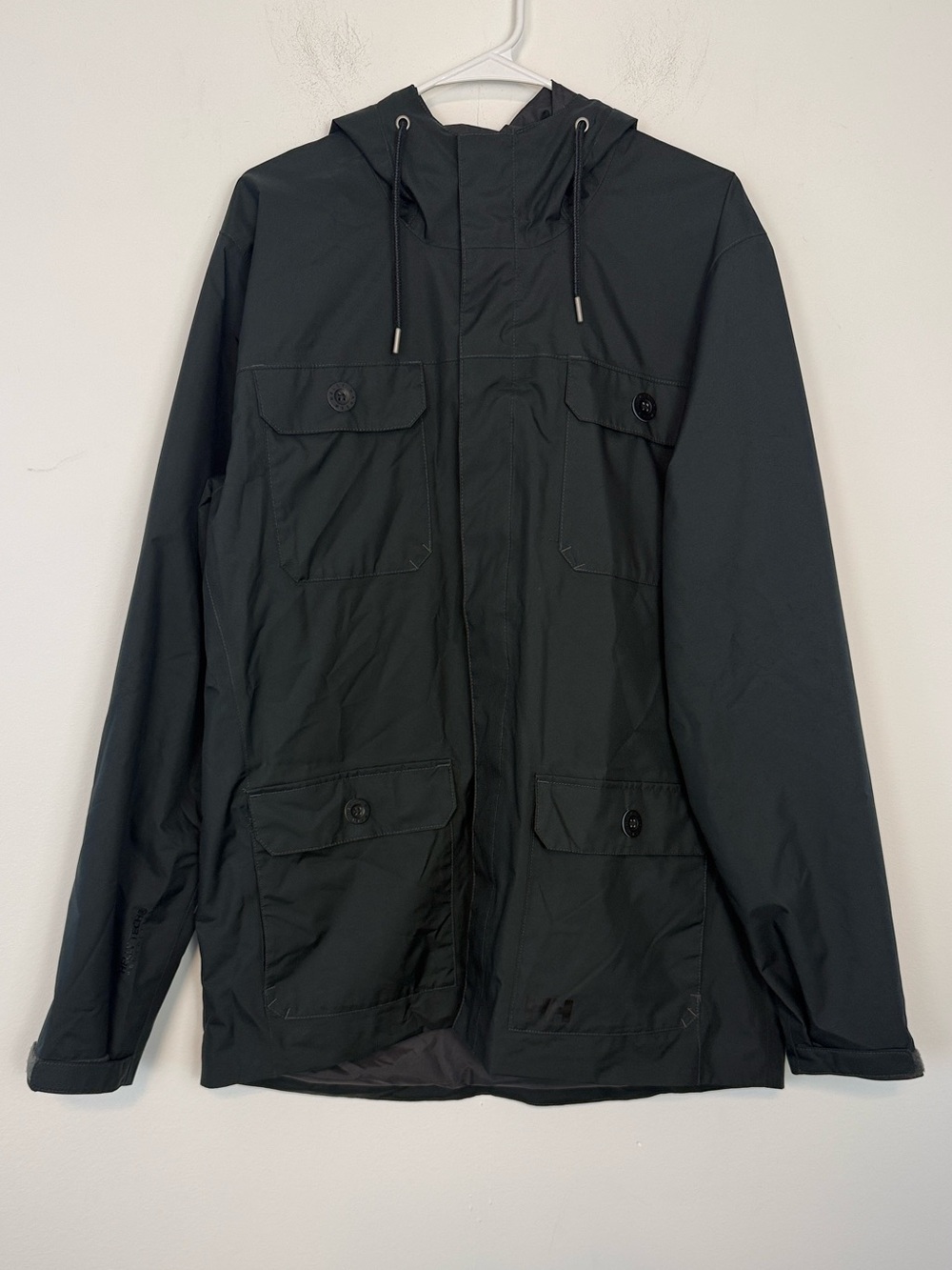 Helly Hansen Men’s Black Hooded Rain Jacket. Size XL. Waterproof. Helly Tech.